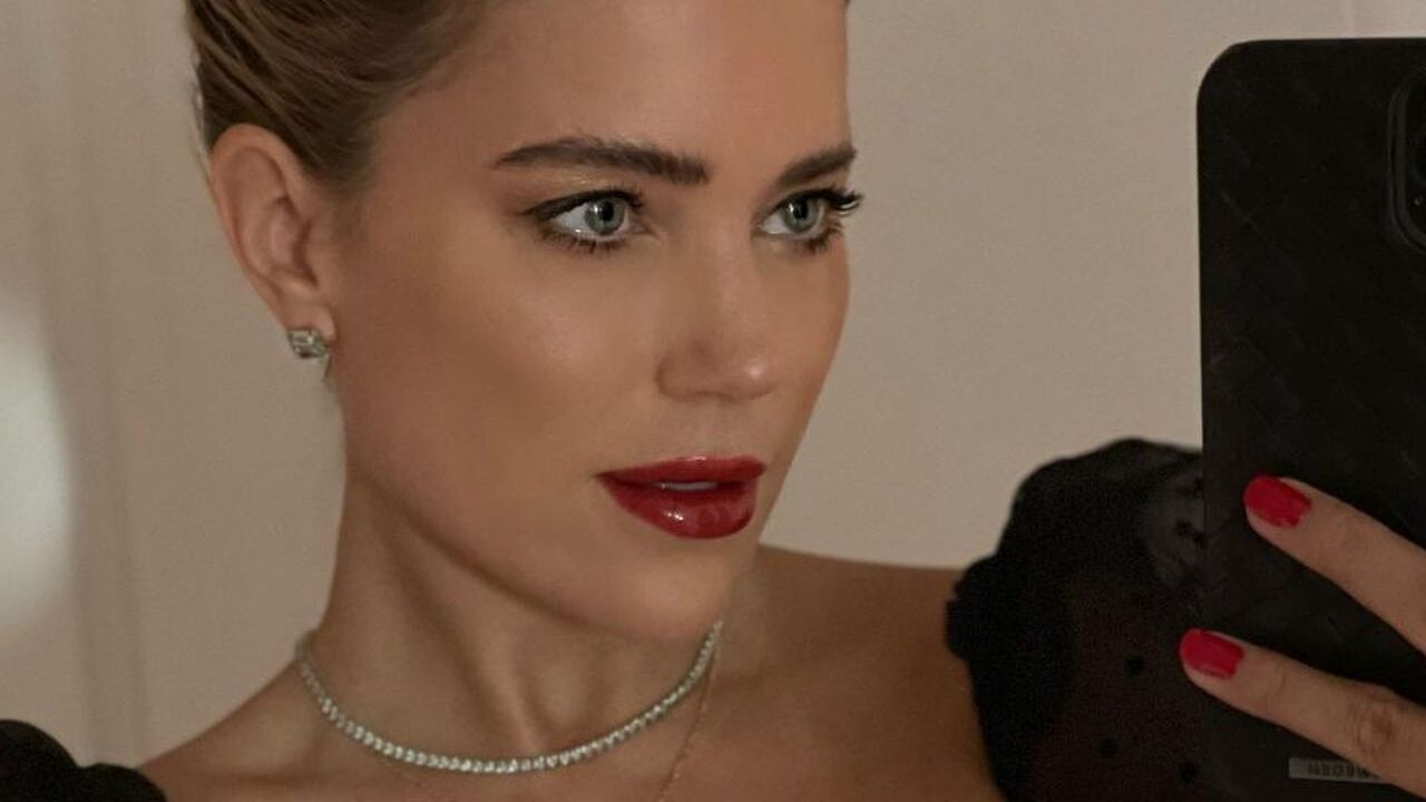 Sylvie Meis laag uitgesneden jurk instagram