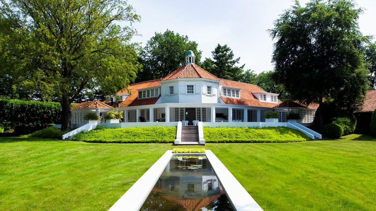 Illustratie voor: De villa van Jan de Bouvrie staat voor € 10.000.000 op Funda te koop