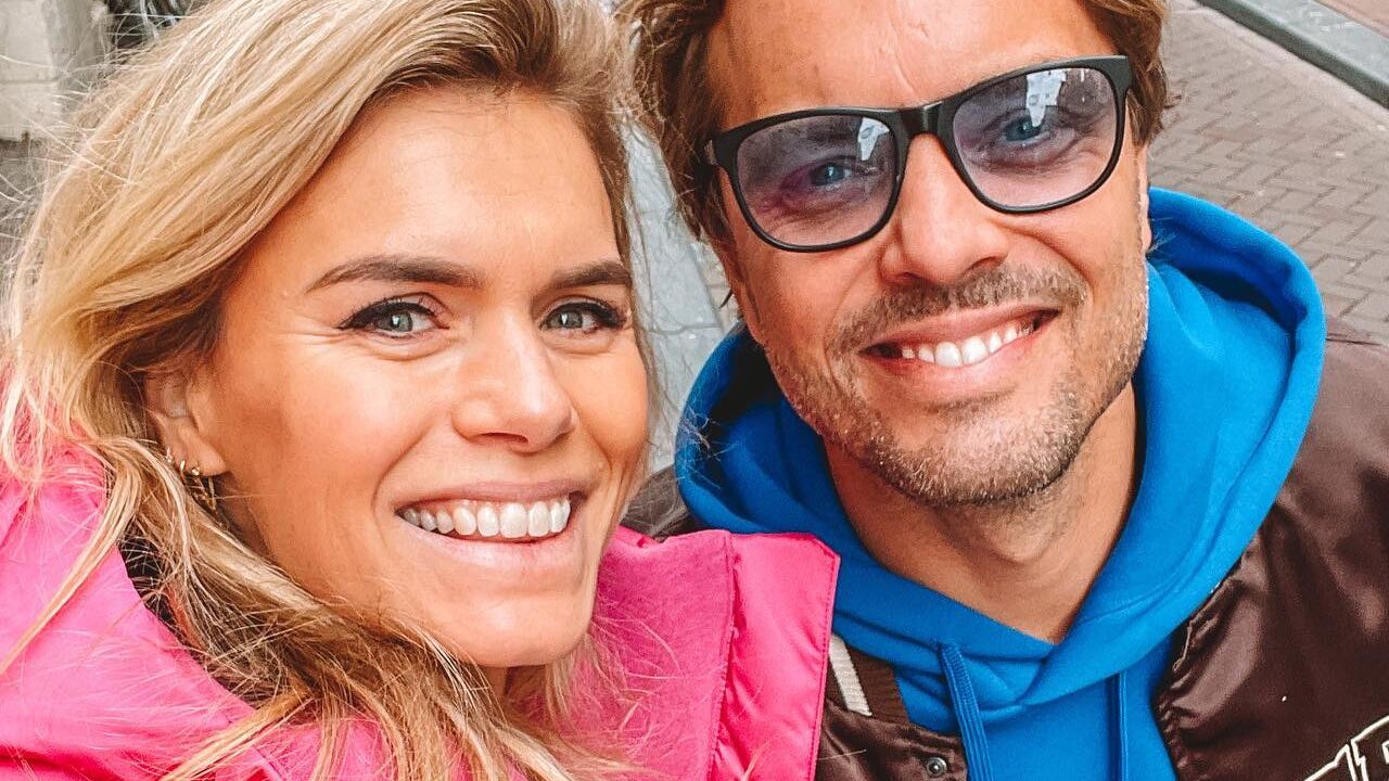 De peperdure auto van Bas Smit is gestolen in het buitenland