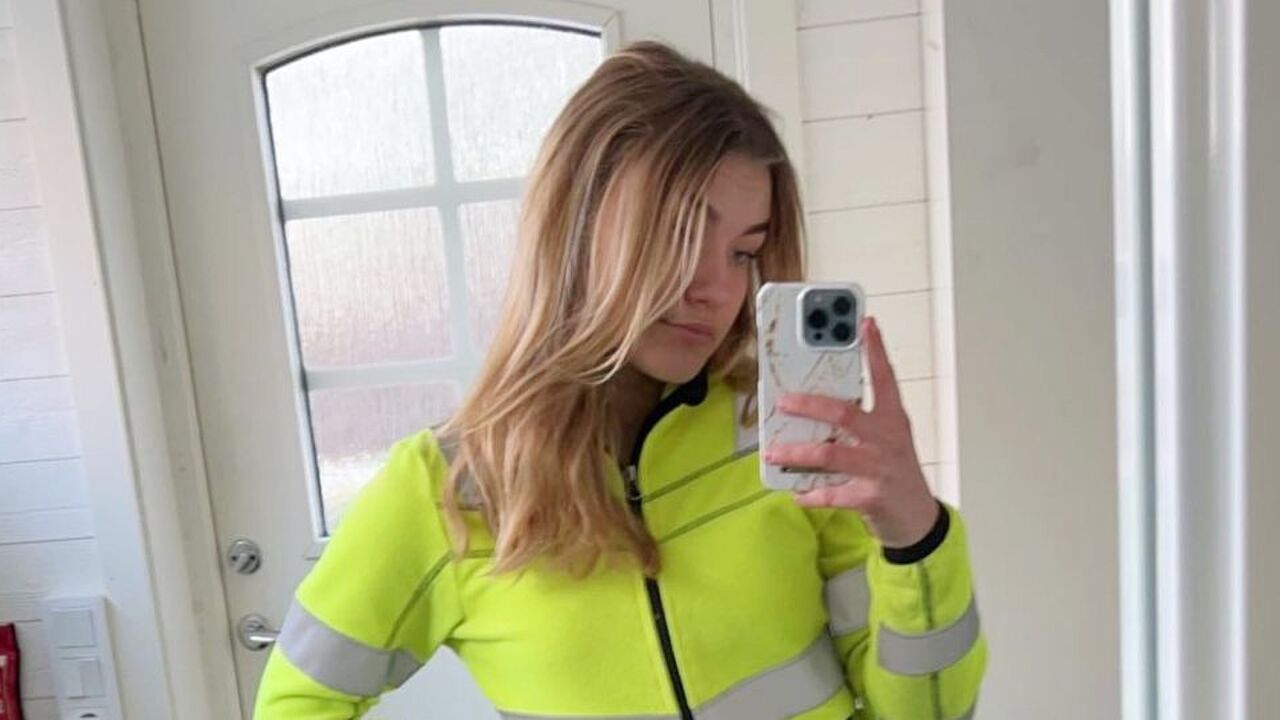 Emilia zweedse vrachtwagenchauffeur