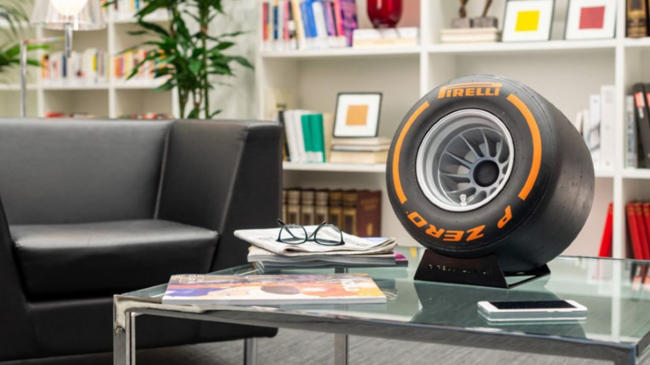 Illustratie voor: Deze leipe speaker is dé droom van Formule 1-fans