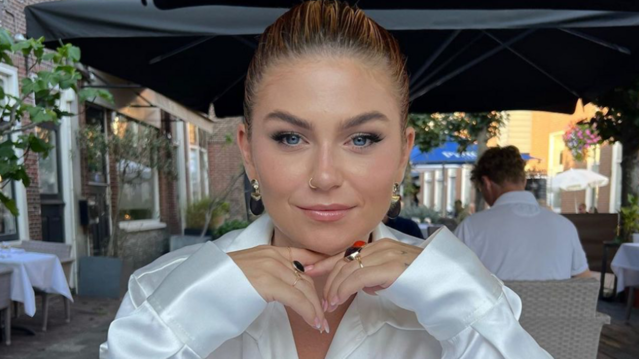 Roxeanne Hazes gaat topless voor de linda