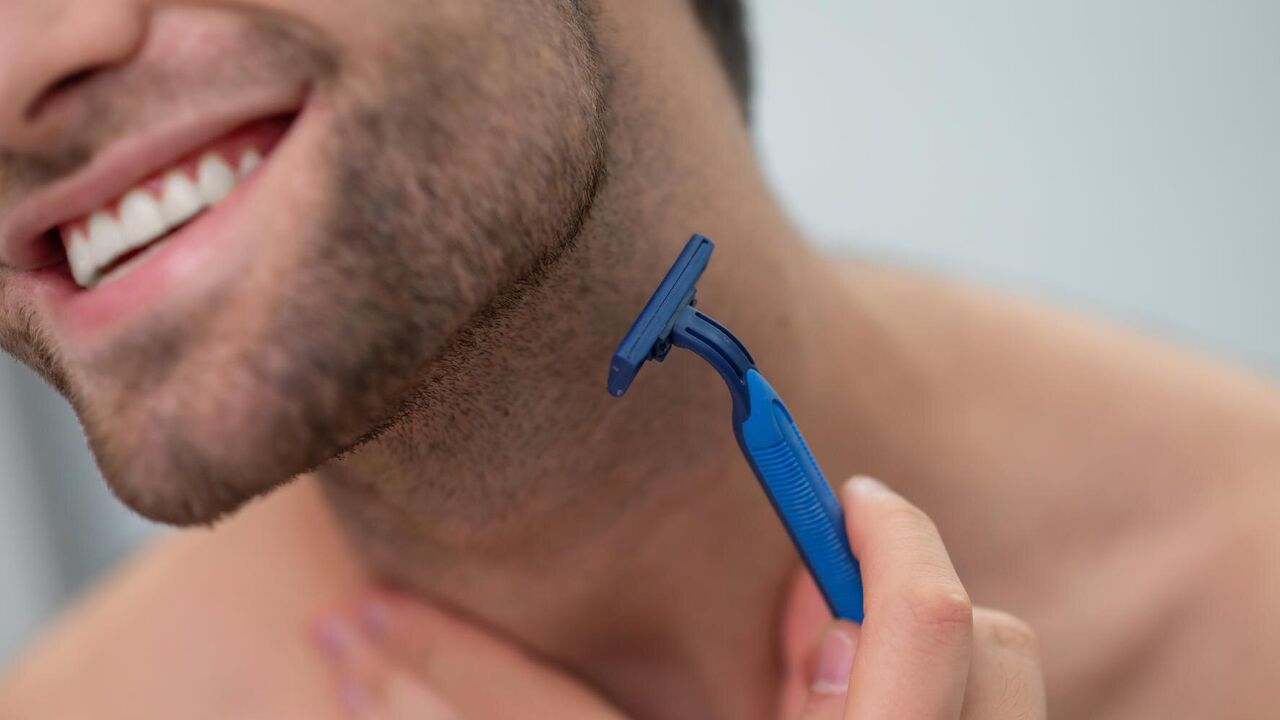 hoe baard scheren fout halslijn nek