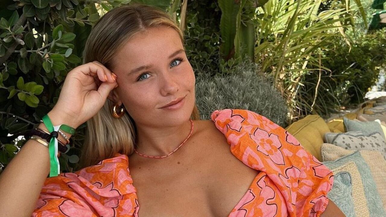 mikky kiemeney oranje bikini