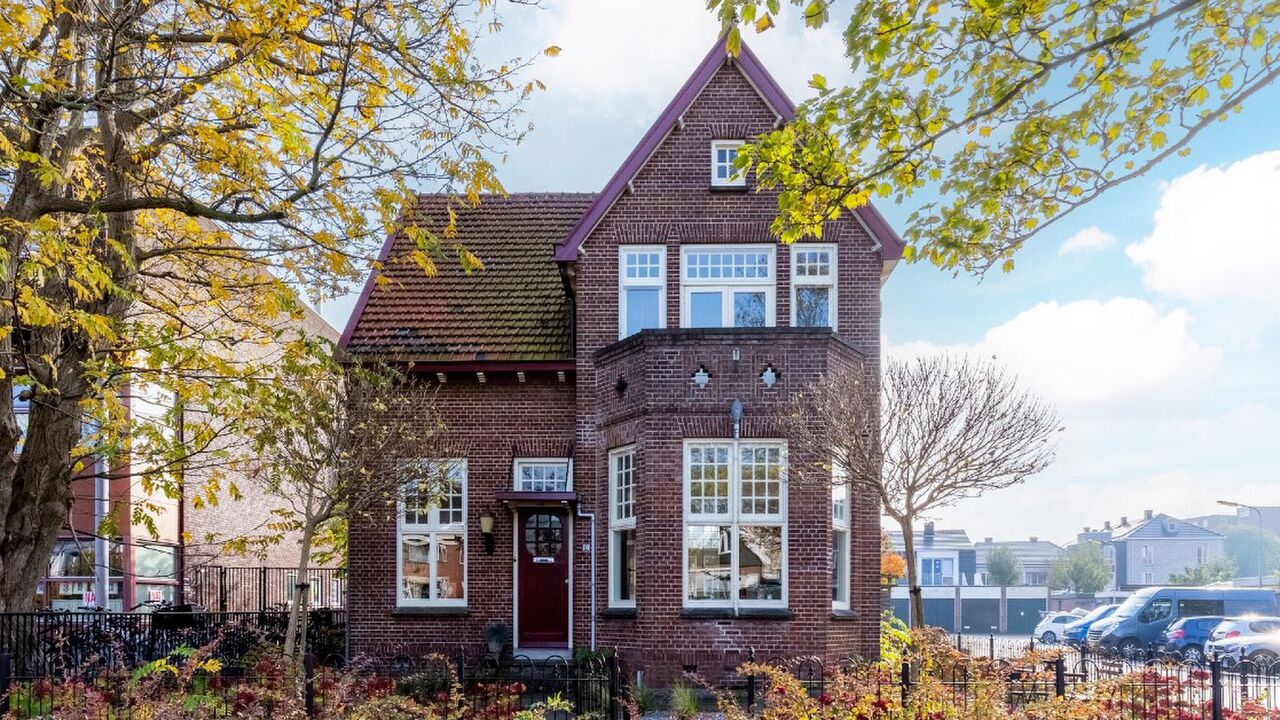 Illustratie voor: Het bijzondere huis van Marcel van Roosmalen staat te koop op Funda
