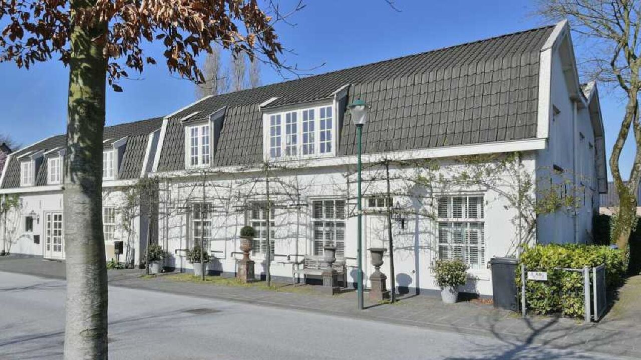 De prachtige villa van Bram Moszkowicz is nu te huur
