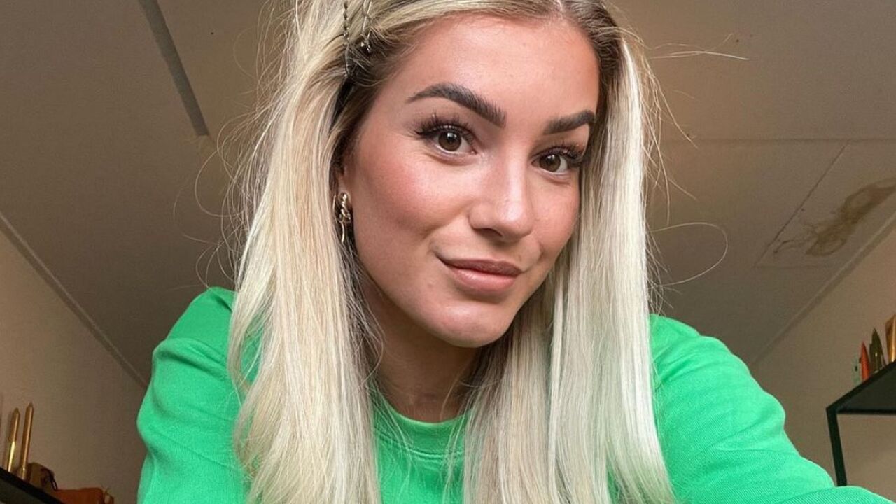 Karen Smit the bachelor instagram