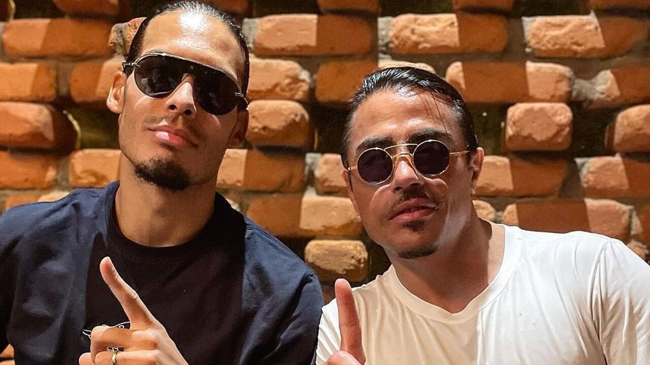 salt bae filmpje slecht restaurant service airpods