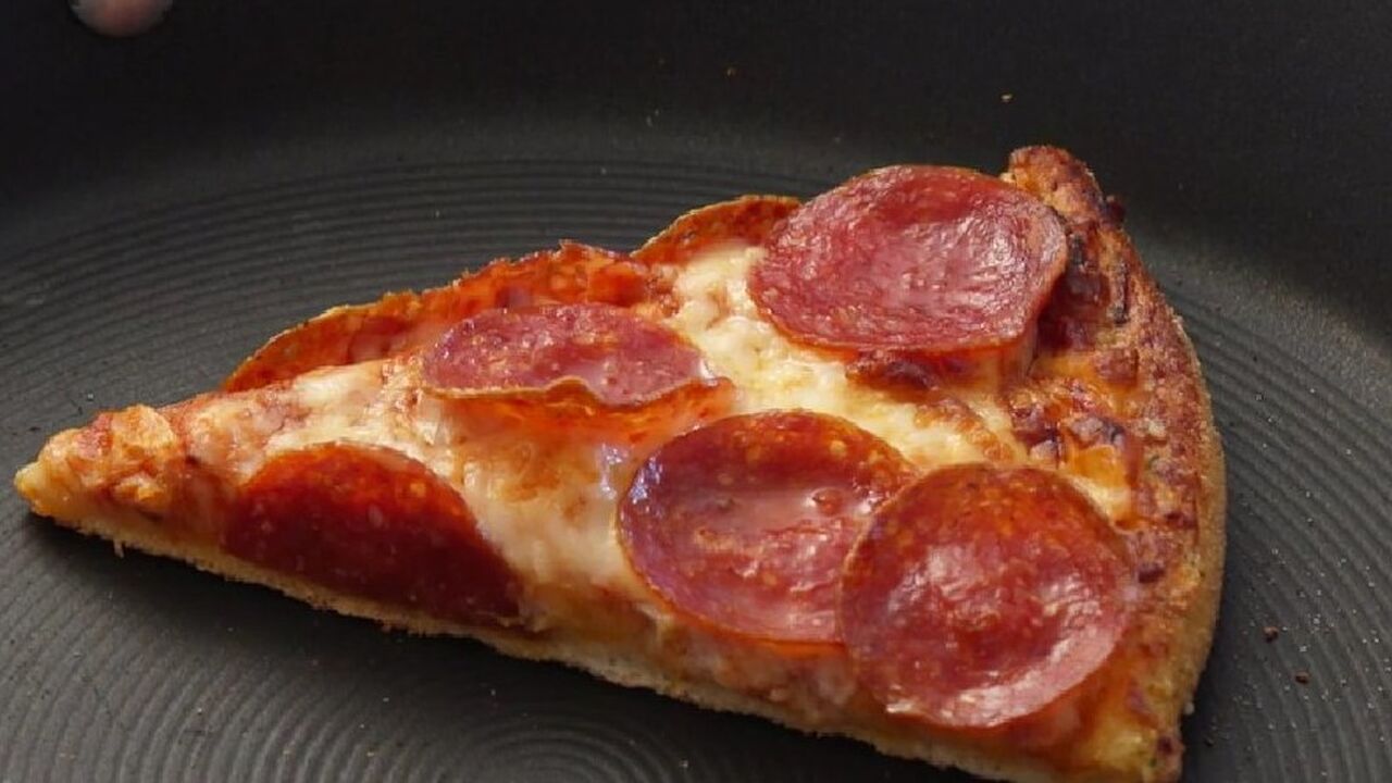 pizza punt opwamrne in pan hoe moet dat