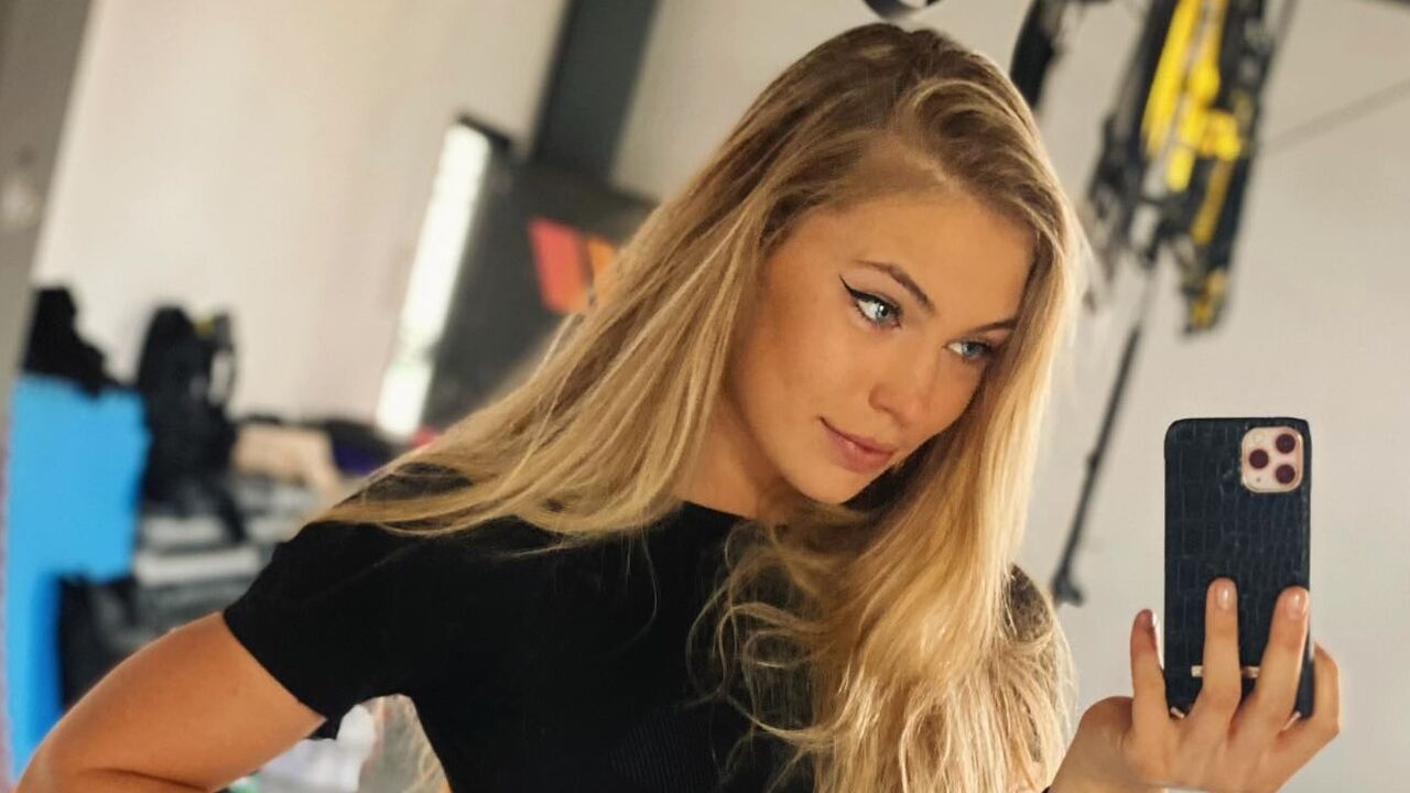 jutta leerdam zwarte broek lichaam afgetraind instagram nieuwe foto