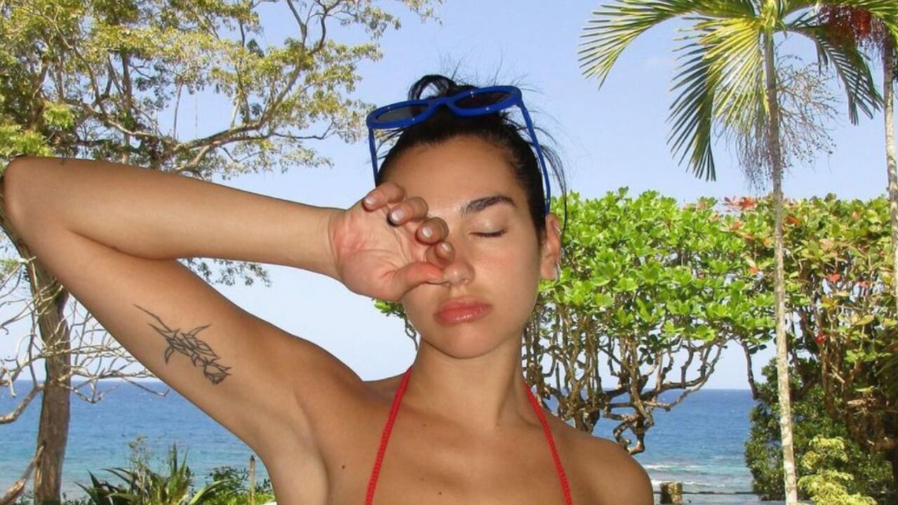Dua Lipa plaatst foto in bikini en de likes komen achter elkaar binnen