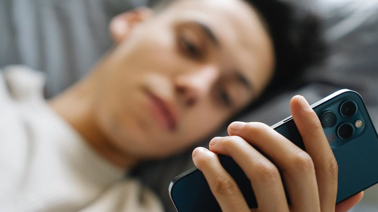Reageert ze niet op je berichtje? drie dingen die je wel en niet kan doen
