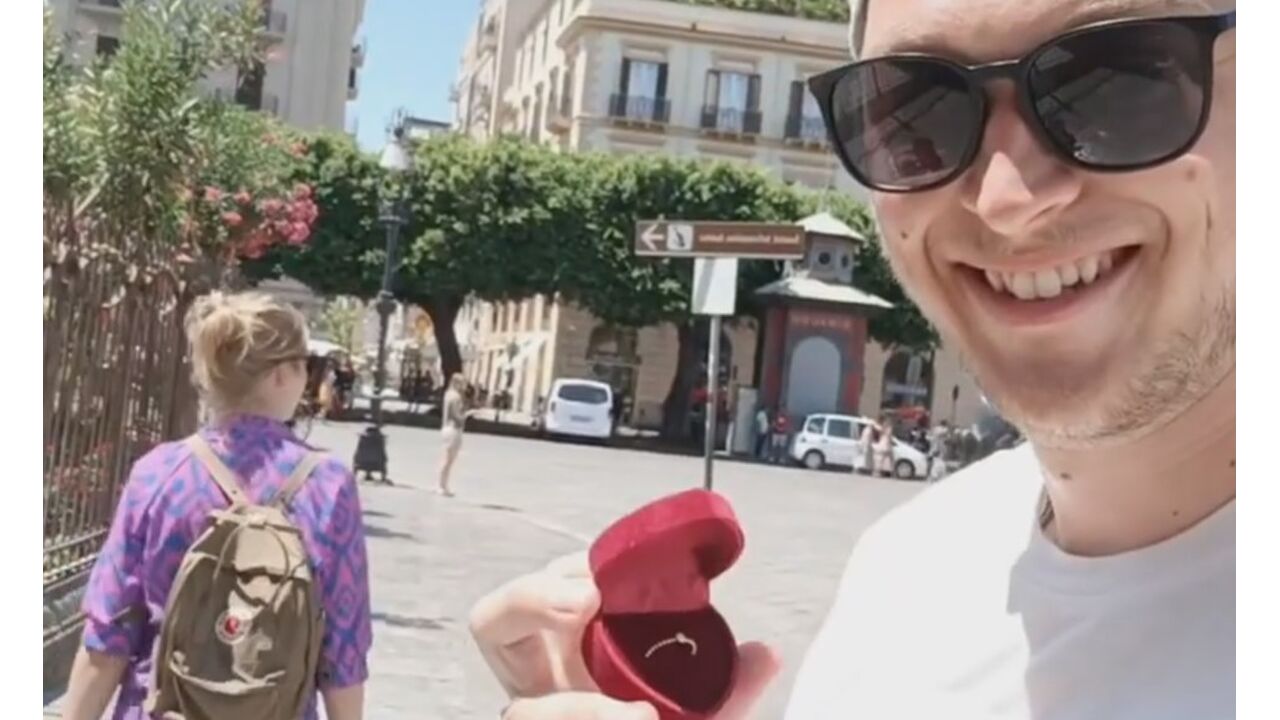 jouke jan vraaggt vrouw ten huwelijk grappig