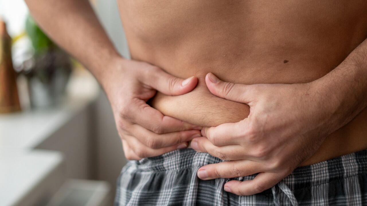 waarom krijgen mannen buikje als ze ouder worden