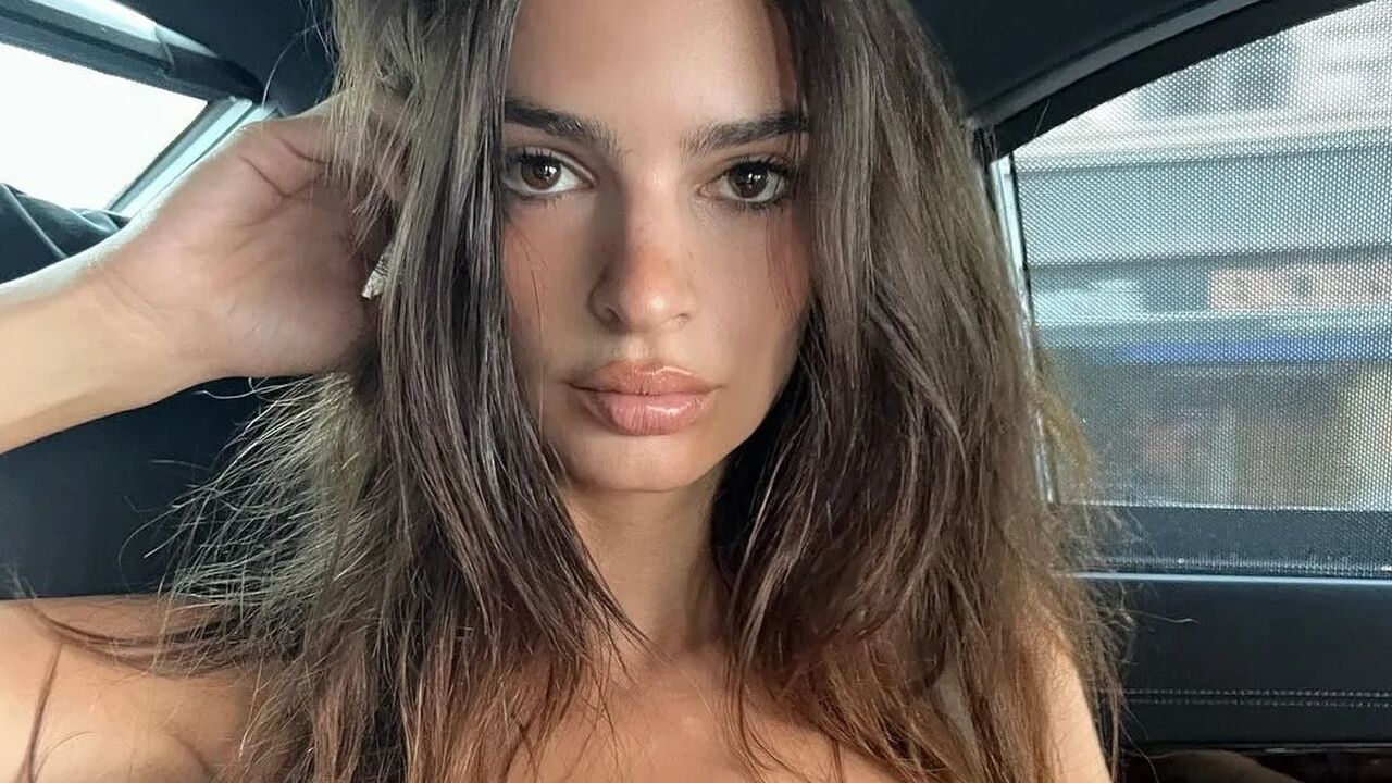 emily ratajkowski instagram bikini