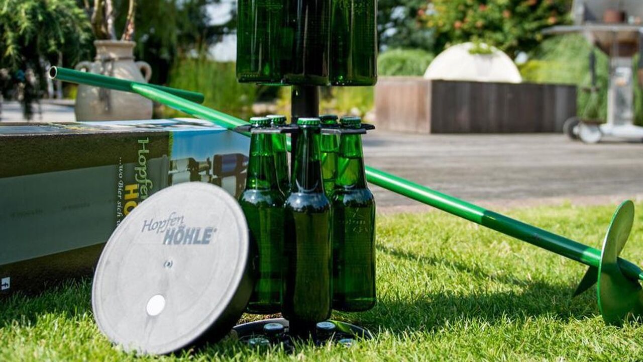 Illustratie voor: Bol.com verkoopt een geniale ondergrondse bierkoeler met automatische lift