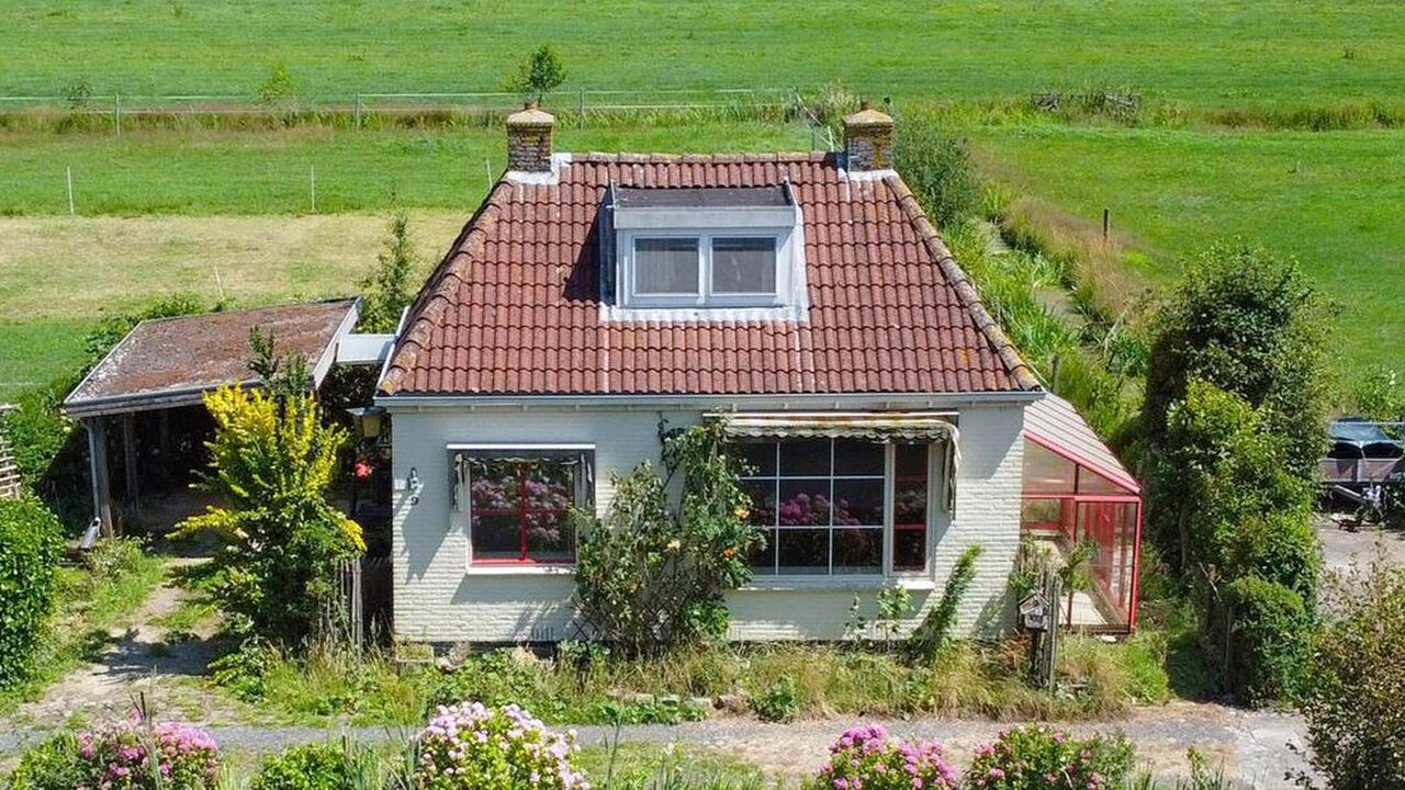Illustratie voor: Dit vrijstaande huis op een unieke locatie staat nu voor slechts €150.000,- te koop op Funda