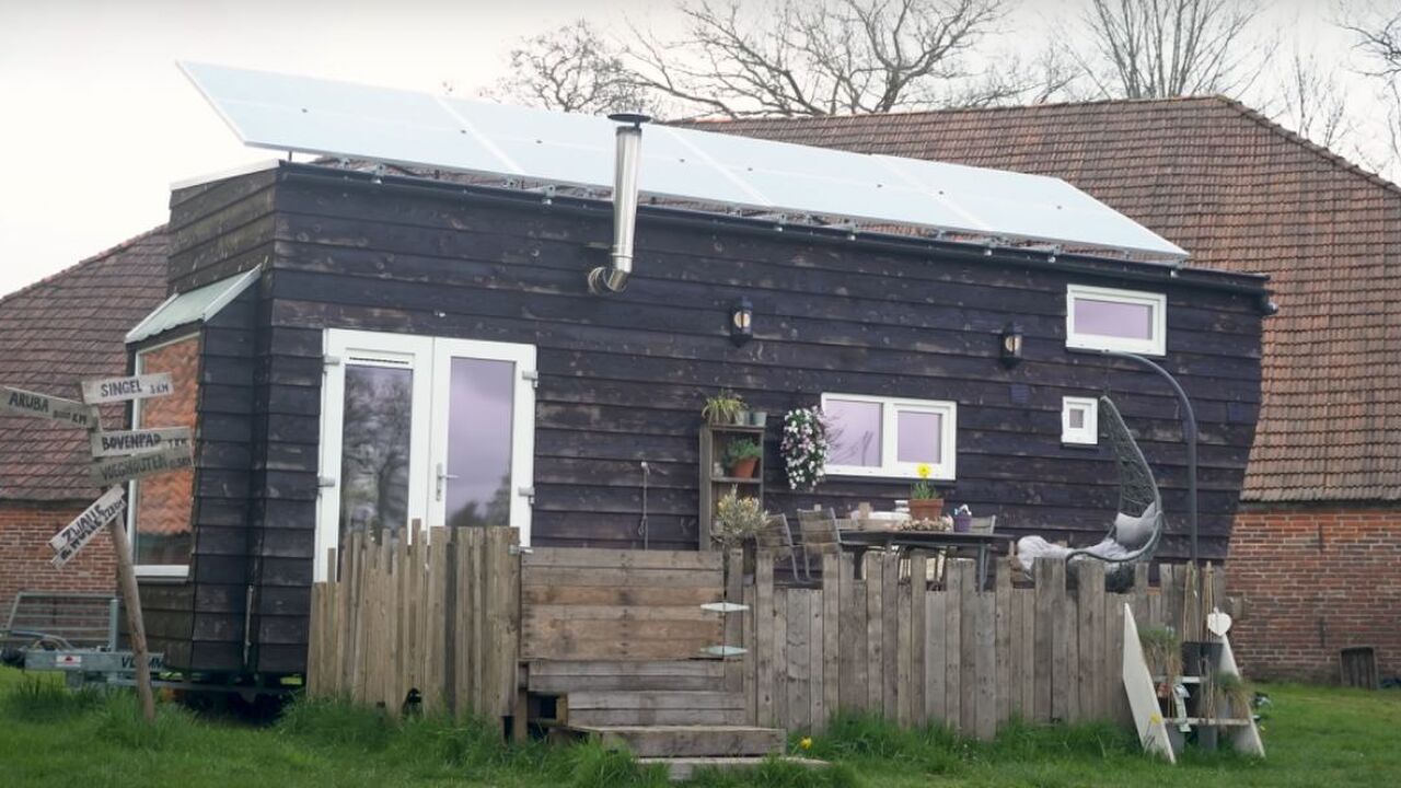 koppel bouwt tiny house