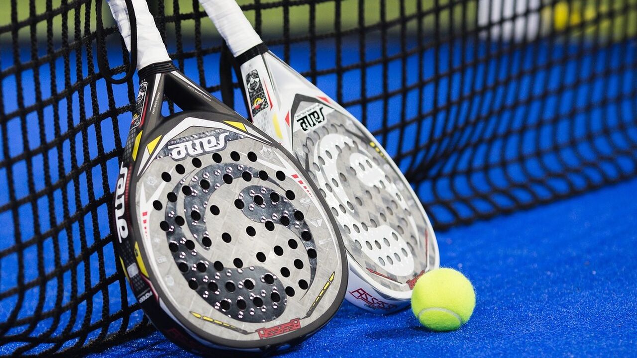 Illustratie voor: Wat is de gemiddelde huur van een padelbaan in Nederland?