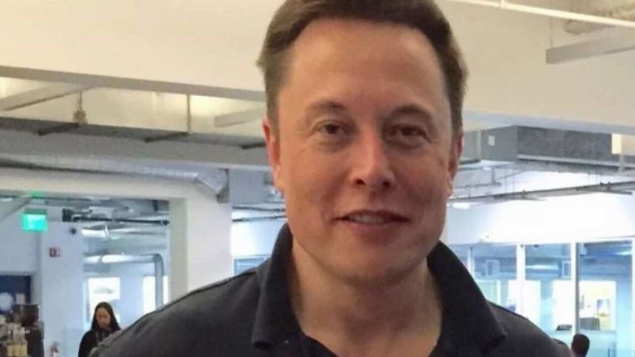 Zoveel uur slaapt Elon Musk per dag | MAN MAN