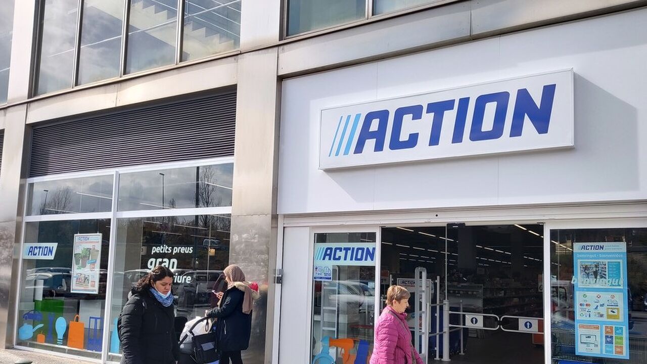 action verkoopt masker feestartikelen