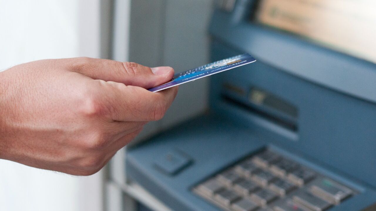 Illustratie voor: Geld sparen in het buitenland: is het veilig en rendabel?