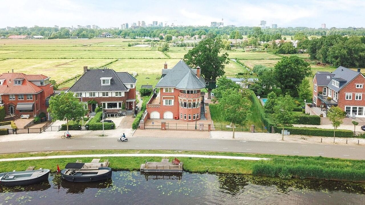 amstelveen villa te koop aan de amstel