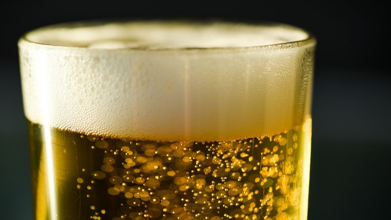 elke dag glas alcohol drinken