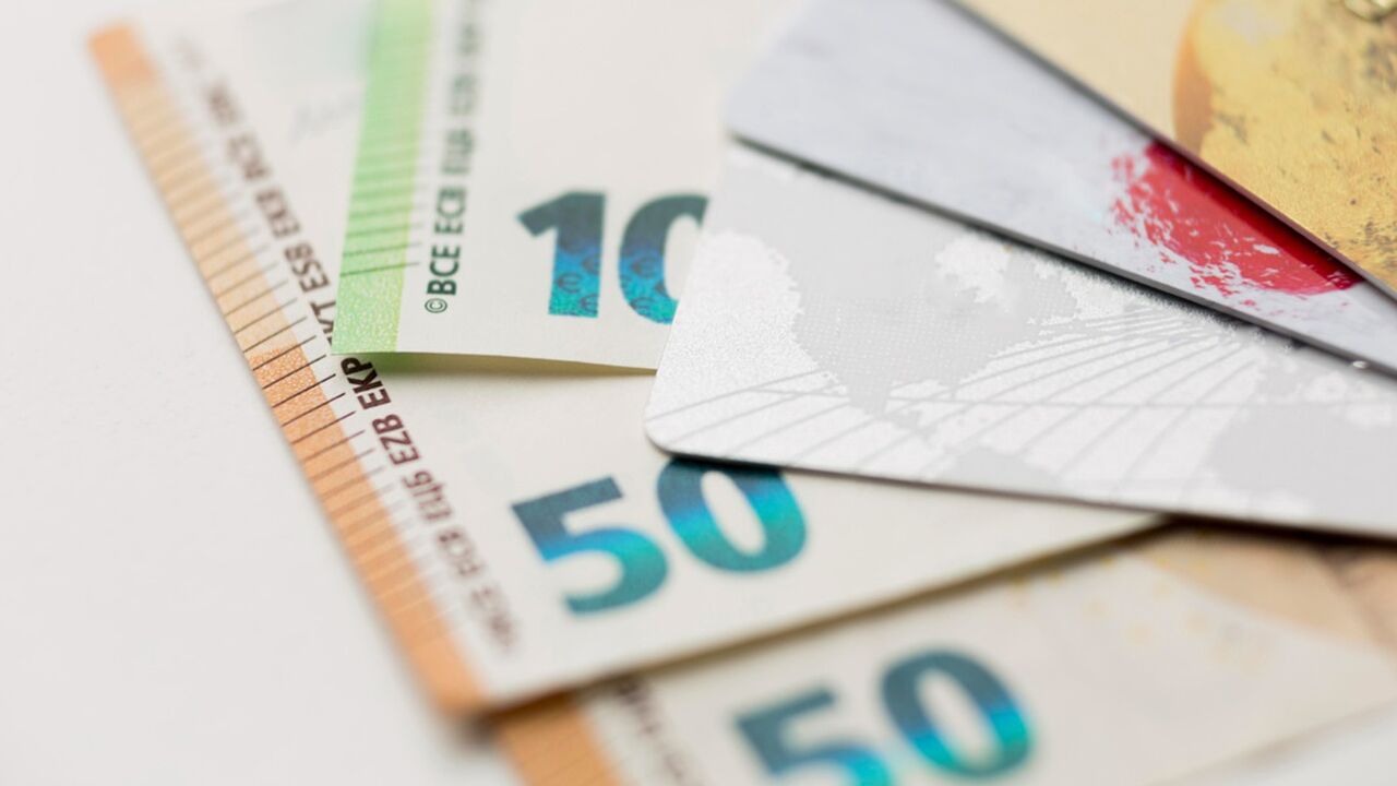 Illustratie voor: Hoeveel contant geld mag je in huis hebben zonder er belasting over te betalen?