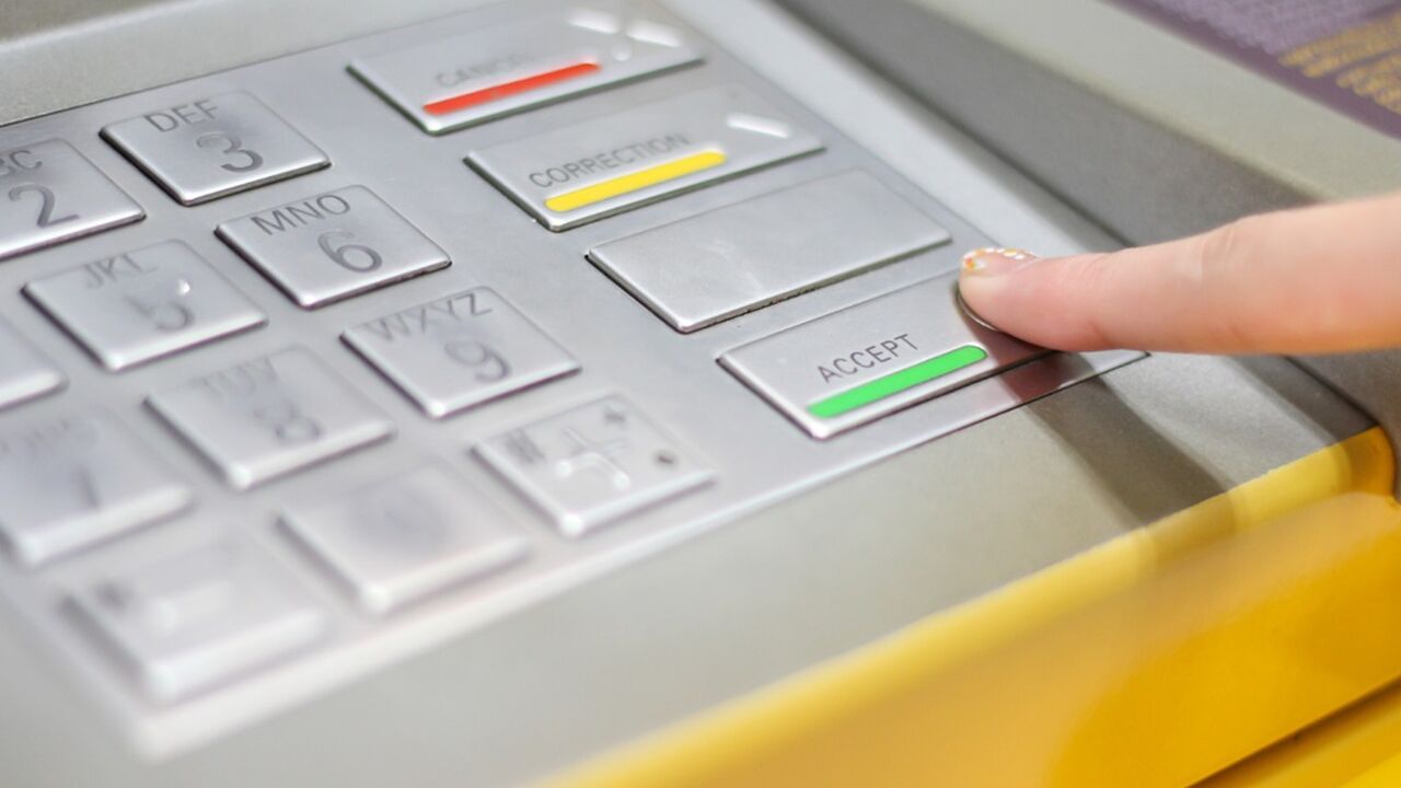 hoeveel kost het om geld te storten op eigen rekening