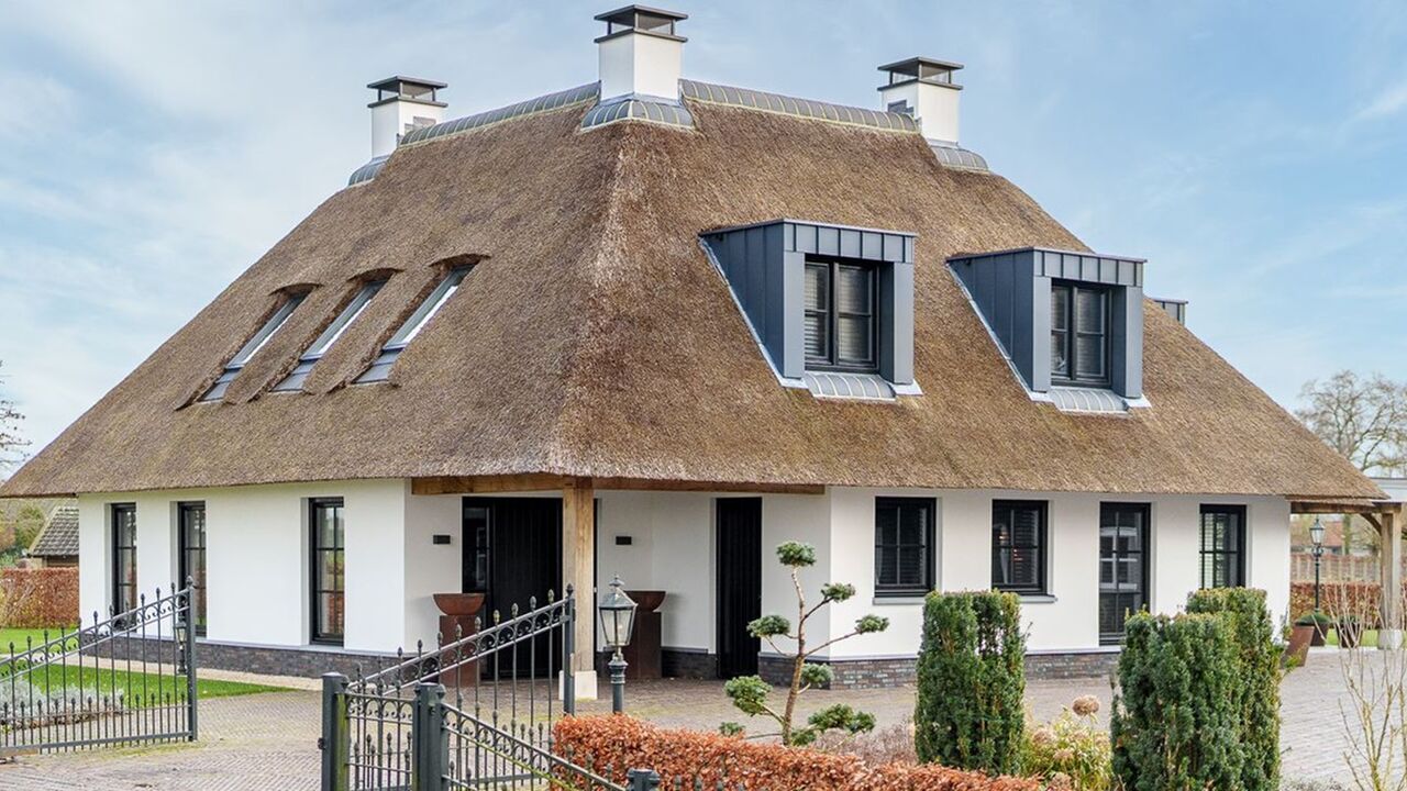 woning landhuis met bruine kroeg