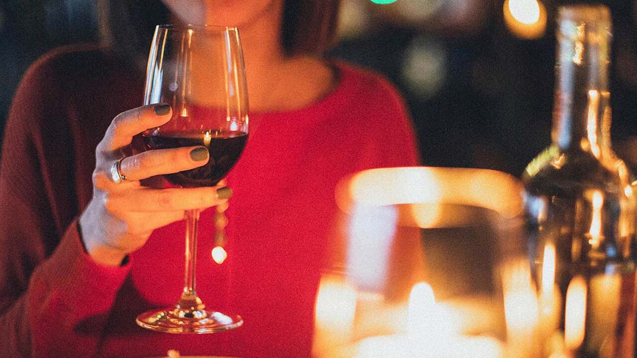 Man betaalde eerste date niet na gephotoshopte vrouw