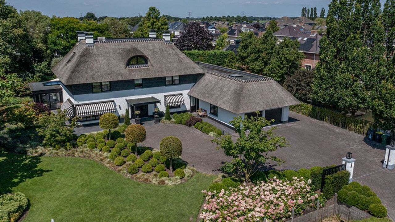 Illustratie voor: Funda topper: villa met eigen kapperszaak én bruine kroeg te koop voor € 2.690.000,-