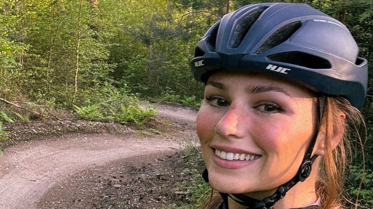 Illustratie voor: Van tweewielers naar vierwielers: de auto van Puck Moonen maakt elke liefhebber jaloers