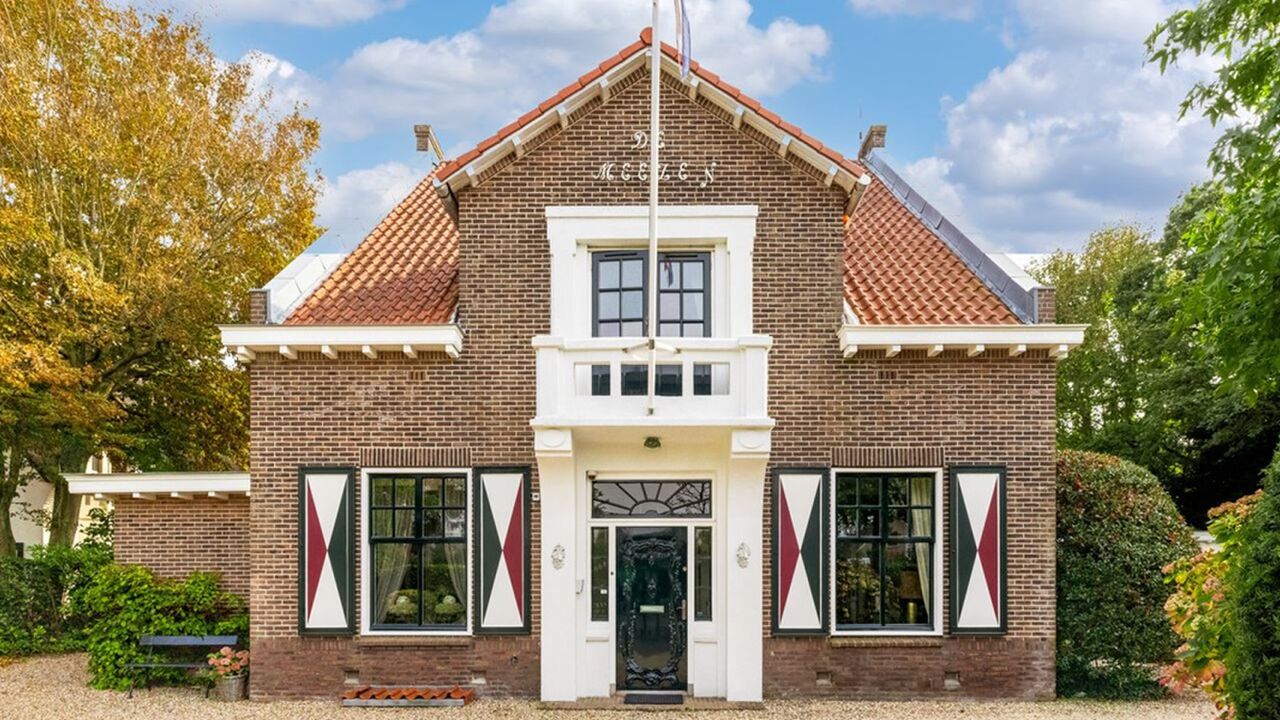 Illustratie voor: Maxime Meiland geeft wéér korting: vraagprijs van villa daalt met € 200.000,-