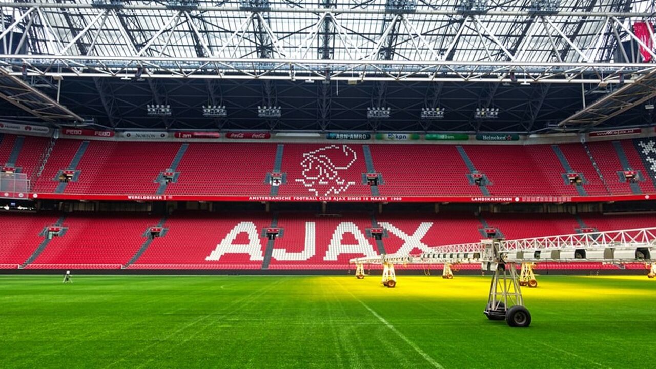 hoeveel geld kost skybox ajax, feyenoord en psv