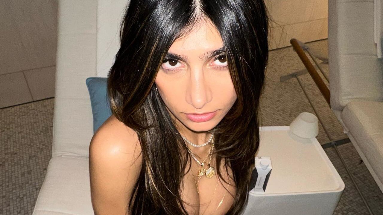 mia khalifa expert cv grap