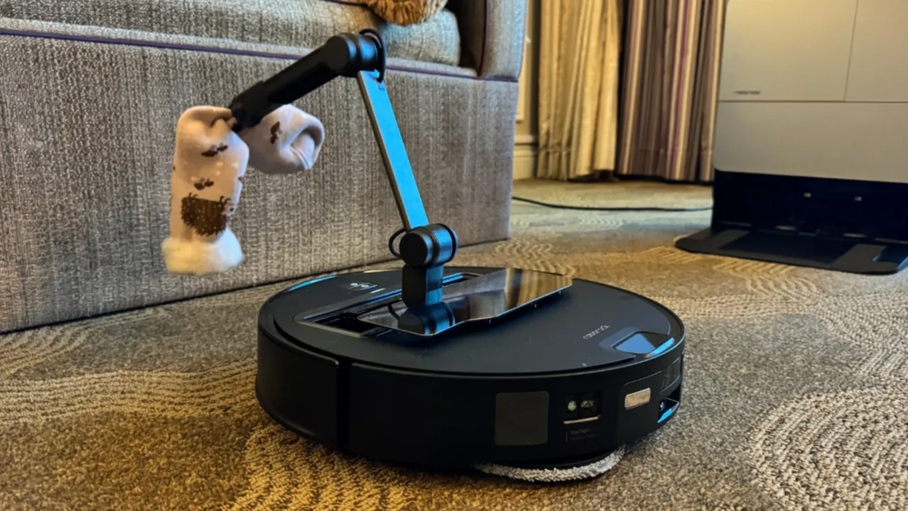robotstofzuiger Roborock Saros Z70 met arm
