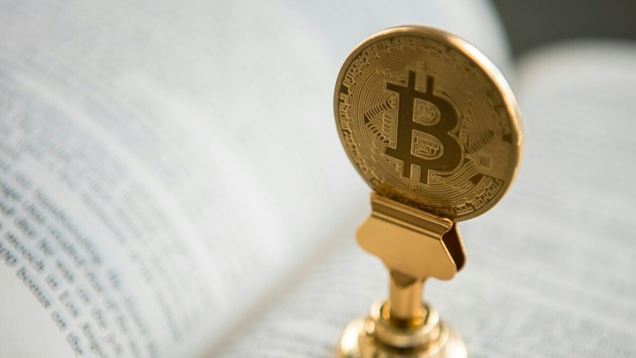 Een Bitcoin-logo, typerend voor de Nederlandse broers van Deribit