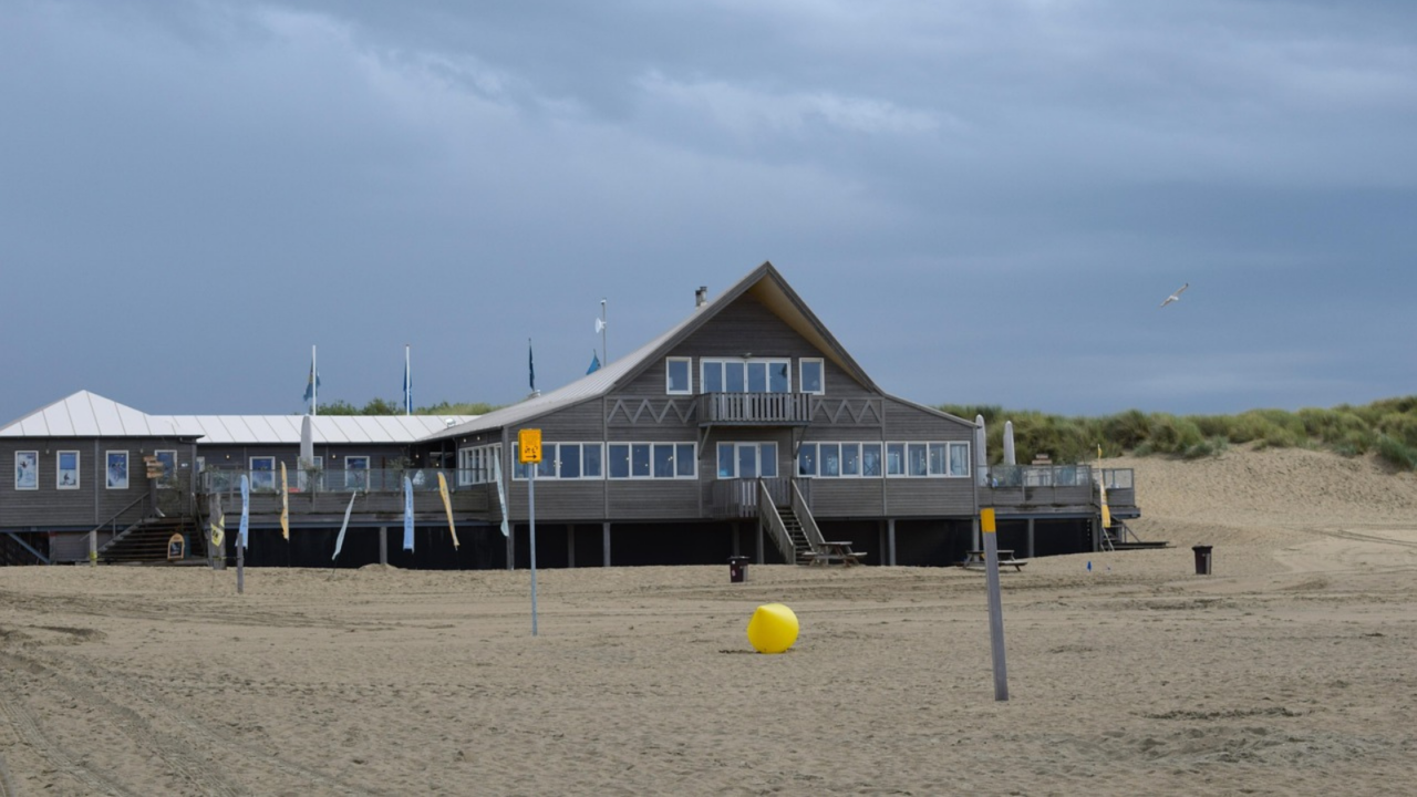 Een van de vakantiewoningen die duurder is geworden op het strand van Zandvoort