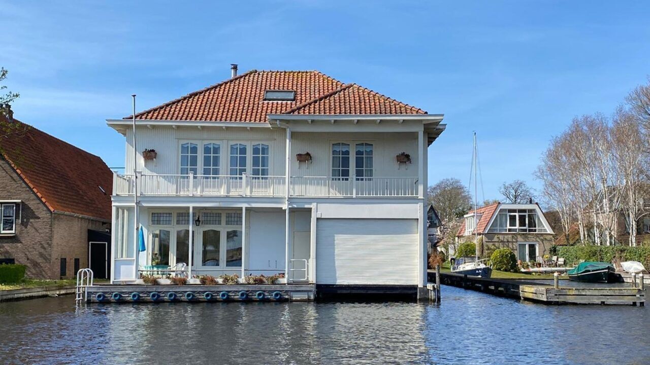 De ingestorte villa op Funda.