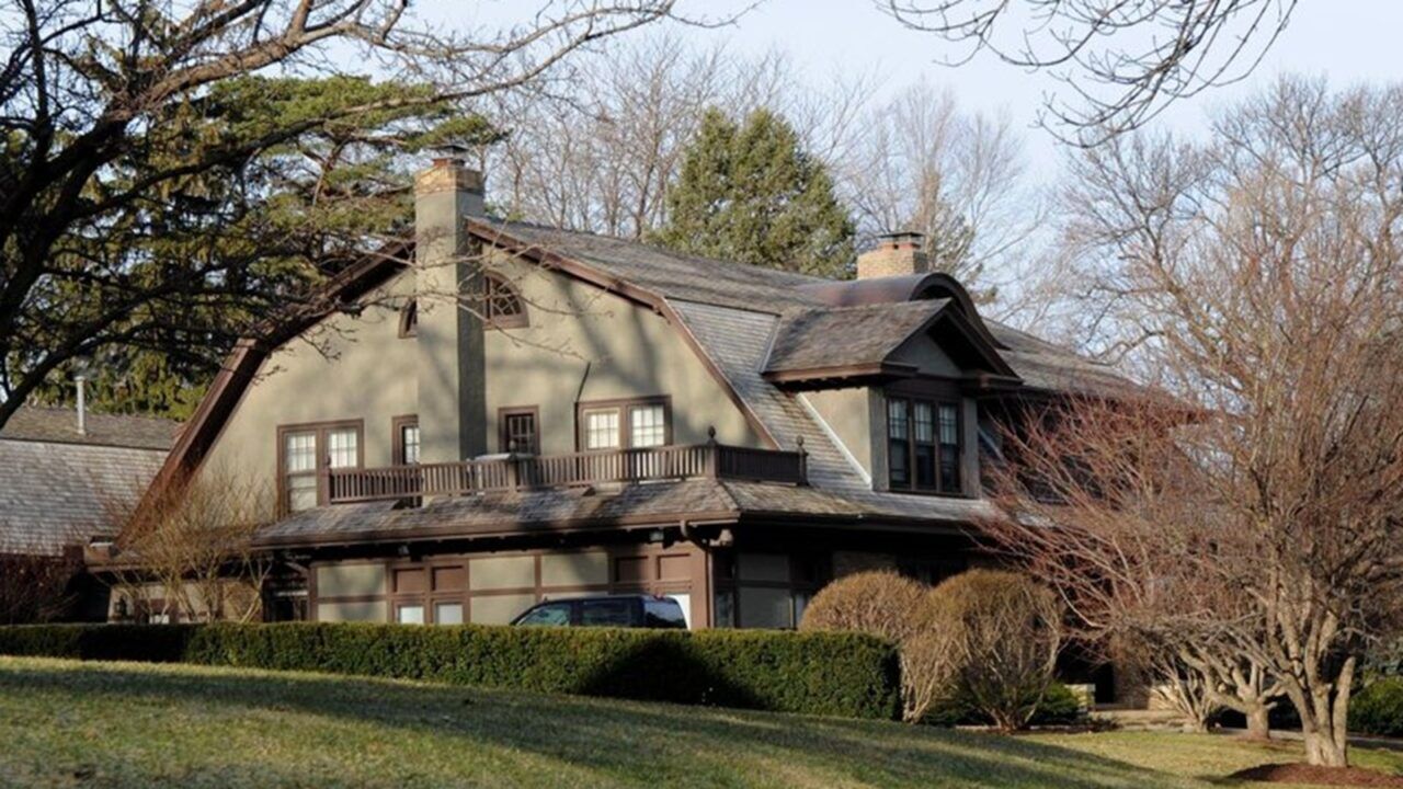 De buitenzijde van de woning van Warren Buffett.