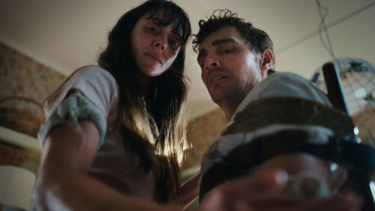 Een shot uit Together, met Alison Brie en Dave Franco, wat misschien plagiaat blijkt te zijn