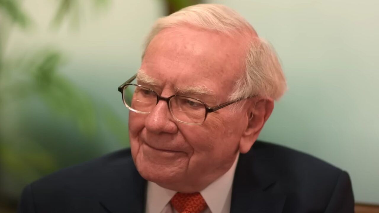 Warren Buffett tijdens een interview met Yahoo Finance