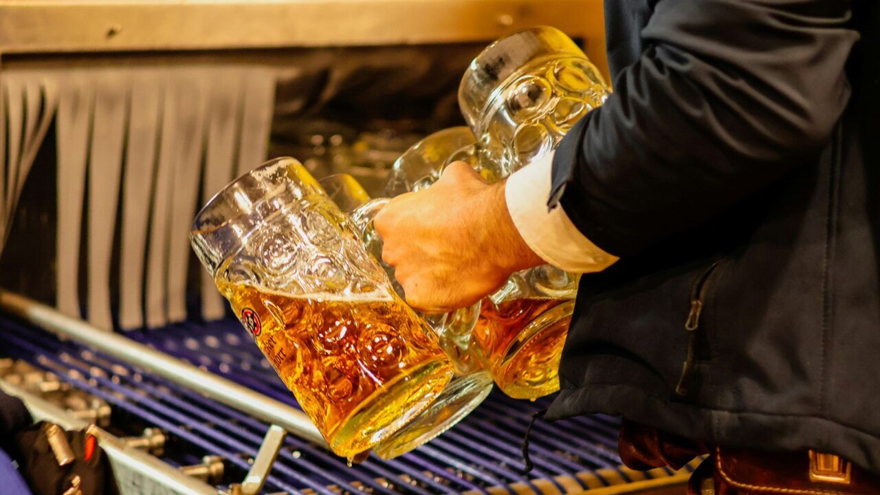 Pullen bier, een van de dranken waarvan de prijzen zal stijgen op het Oktoberfest.