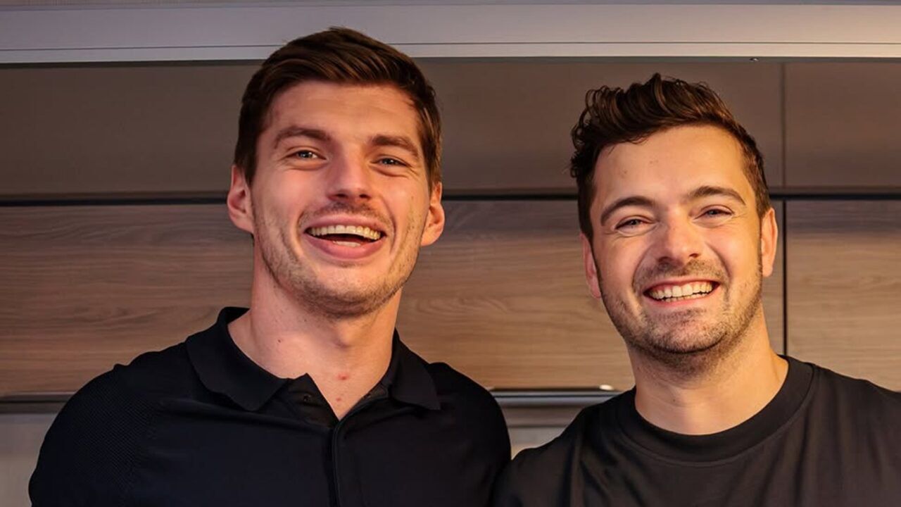 Max Verstappen, de man die werd gespot in een piepkleine auto.