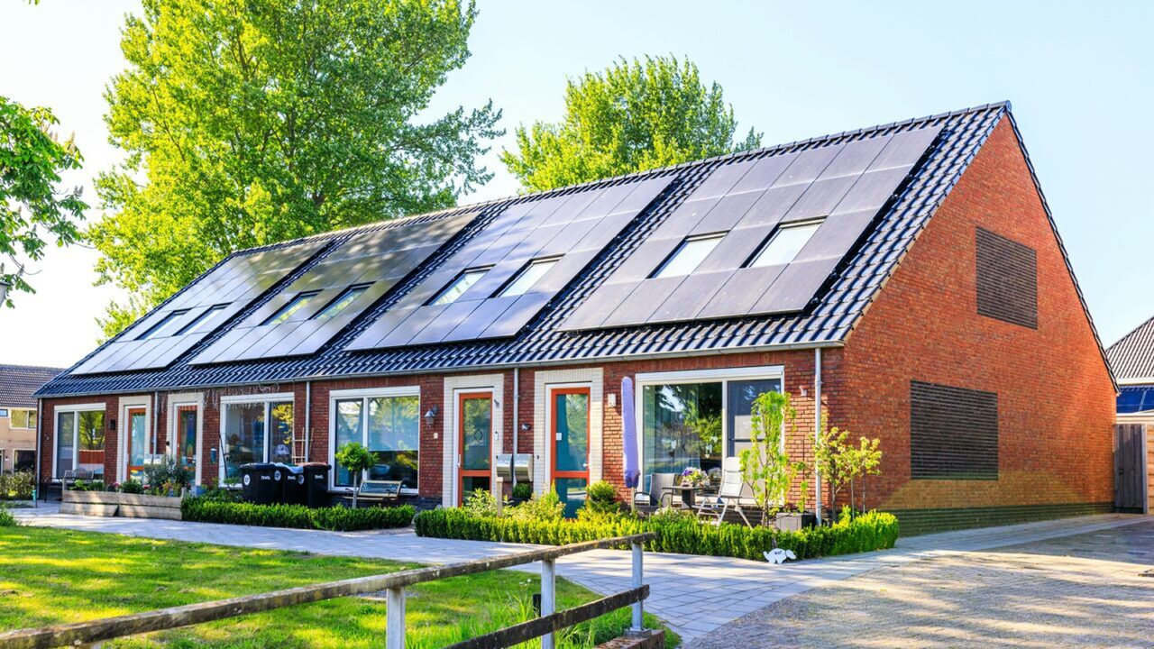 Illustratie voor: Onderzoek geeft antwoord: wat is goedkoper, een dynamisch of vast energiecontract?
