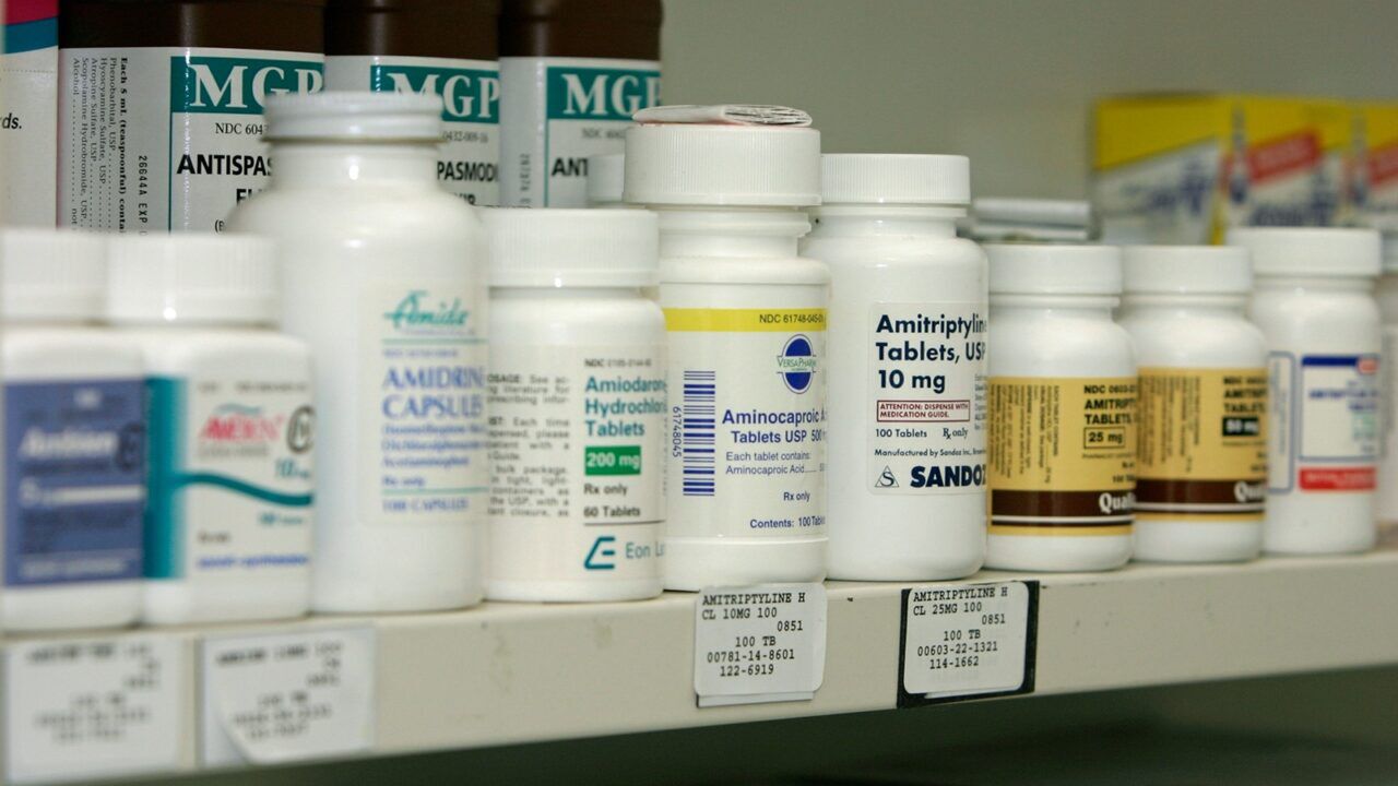 Verzorgingsproducten, waarvoor een Nederlandse drogisterij fiks prijzen rekent.