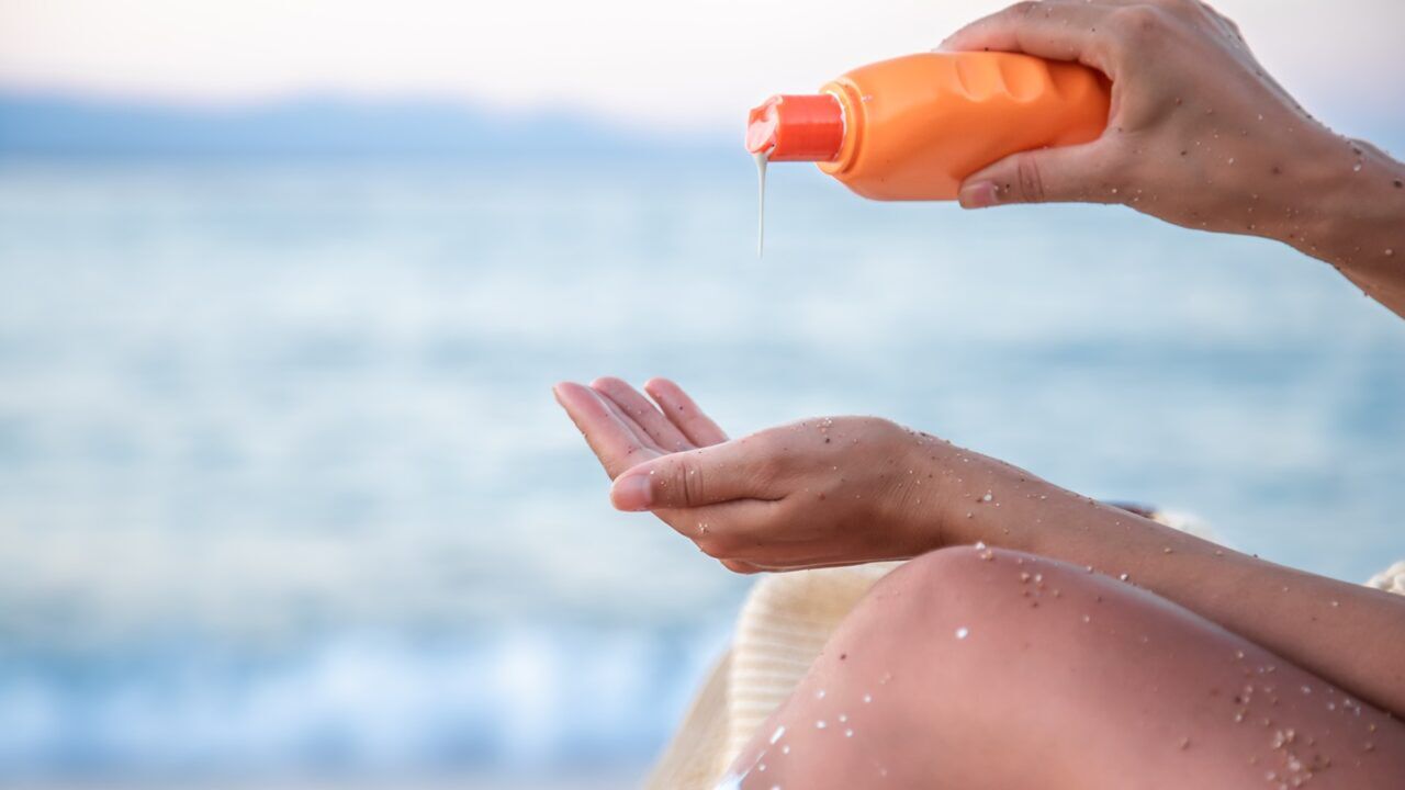 Illustratie voor: Dit is de beste zonnebrand met factor 50, volgens de Consumentenbond (2025)