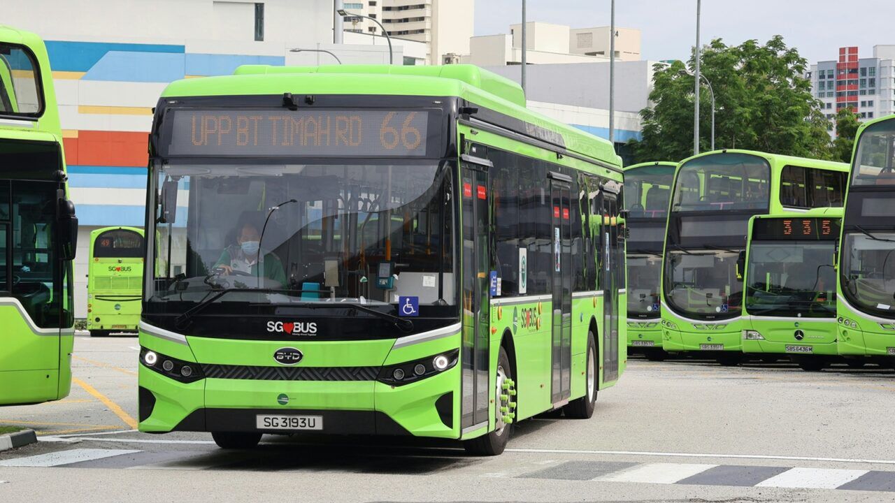 Een andere bus dan het zelfrijdende exemplaar in Nederland.